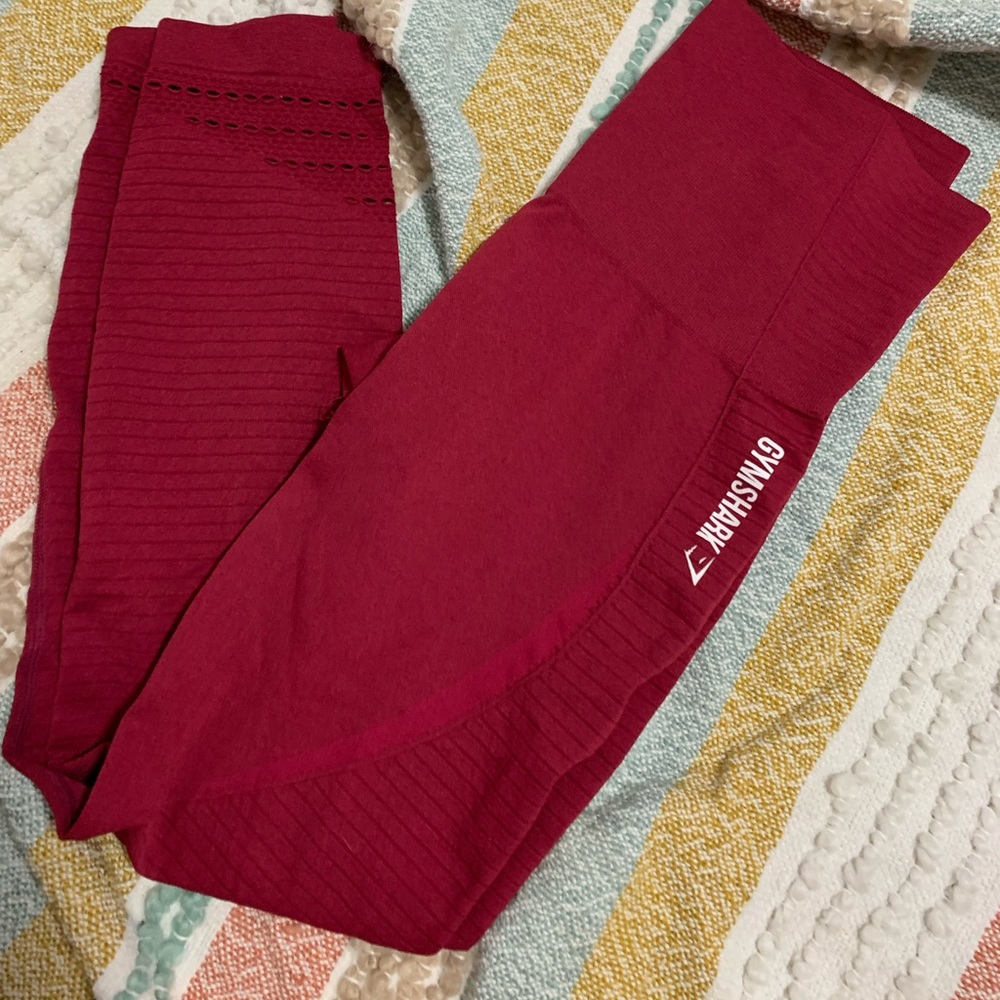 Medium gym shark leggings